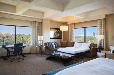 King Corner Guest Room