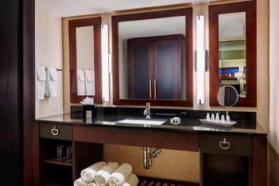 Executive Suite - Bathroom