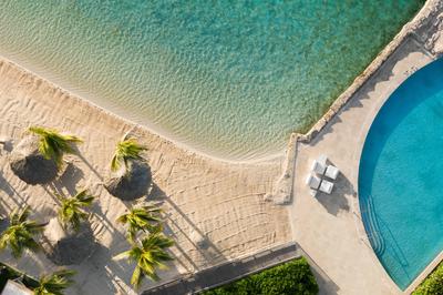 Beach & Outdoor Pool