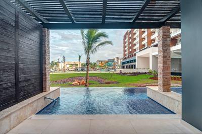 Junior Swim Out Suite