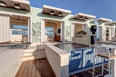 Level 18 Pool Cabana