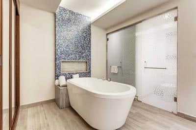 Luxury Presidential Suite - Bathroom