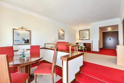 Executive Suite - Dining Area