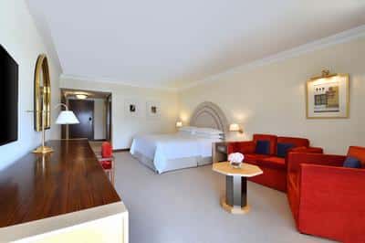 King Accessible Deluxe Guest Room