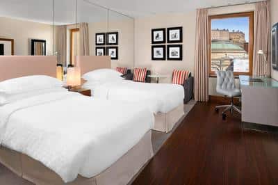 Castle View Twin/Twin Room