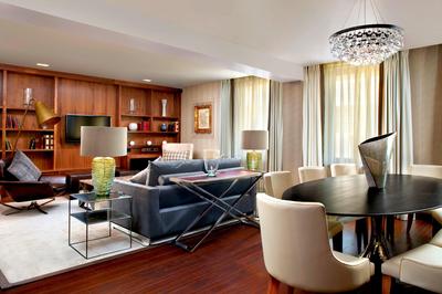 The Grand Suite - Living Room