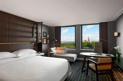 Hyde Park View King Guest Room