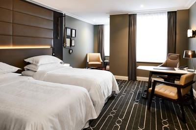 Twin/Twin Guest Room