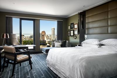 King Executive Terrace Park Guest Room