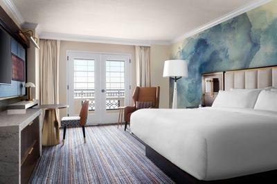 King Bed Atrium View