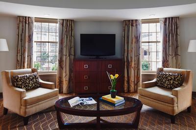 Magnolia Junior Suite Parlor