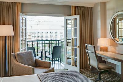 King Guest Room - Atrium View