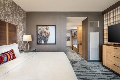 Deluxe Family King Room