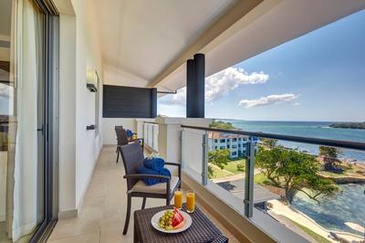 One-Bedroom Luxury Penthouse Suite