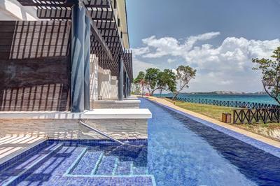 Luxury Junior Suite Swim Out