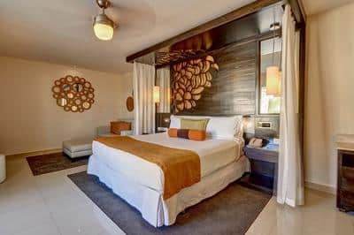 Honeymoon Jacuzzi Suite