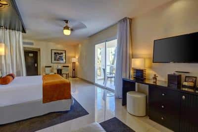 Honeymoon Jacuzzi Suite