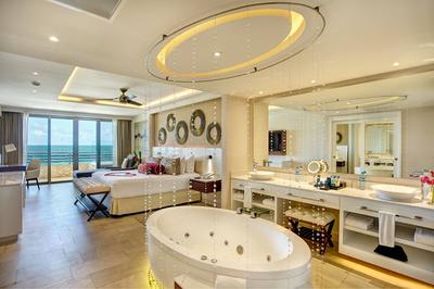 Honeymoon Ocean View Suite