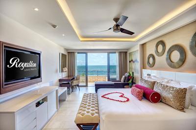 Honeymoon Ocean View Suite