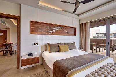 One-Bedroom Penthouse Suite - Bedroom