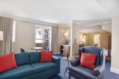 Signature Suite - Living Room