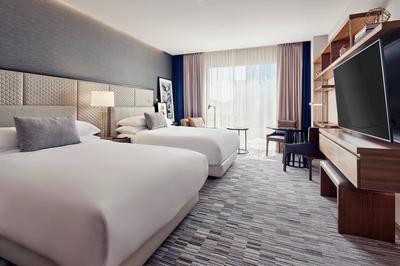 Queen/Queen Deluxe Guest Room