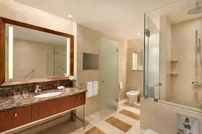 King Executive Guest Room - Bathroom – Walk-In Sho