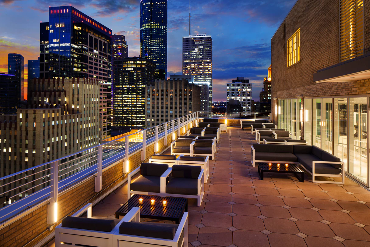 Z on 23 Rooftop Bar