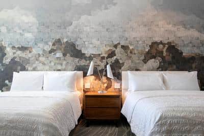 Classic Queen Queen Guestroom