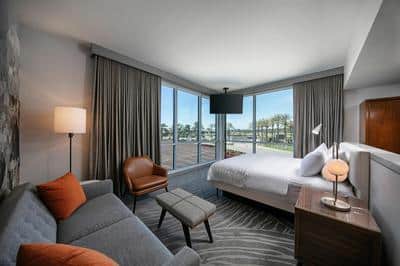 Deluxe King Guestroom