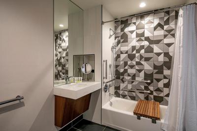 Classic King Accessible Bathroom