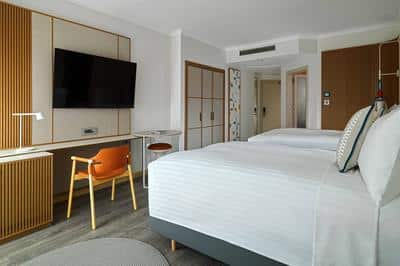 Queen/Queen Standard Guest Room