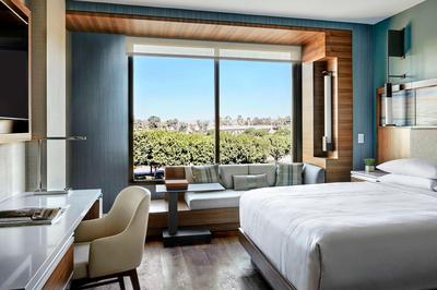 King Deluxe Guest Room