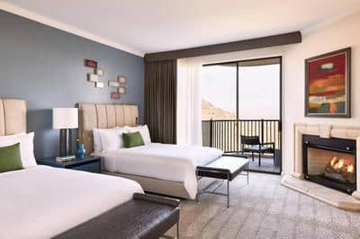 Cliffside Double Queen Guest Room (21 & up)