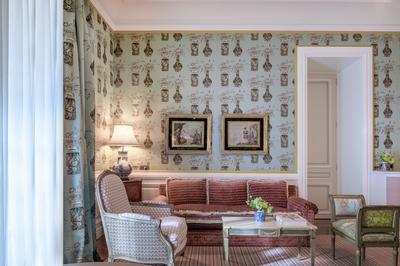 Luxury Suite