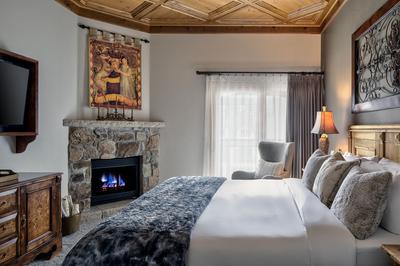 Four-Bedroom Penthouse Suite - Master Bedroom