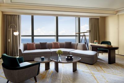 Caroline Astor Suite - living room