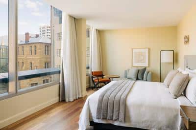 Aurora Suite - Bedroom