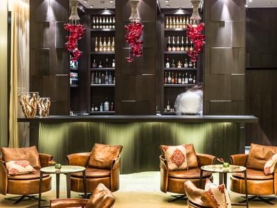 Nuts & Co Bar