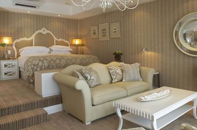 The Twelve Apostles Hotel & Spa