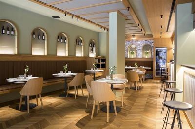 EME AL LADO Restaurant