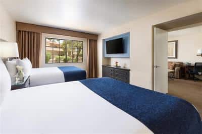Villa Suite Bedroo
