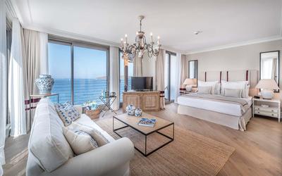 Deluxe Balcony Sea View Room
