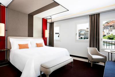 Guest room