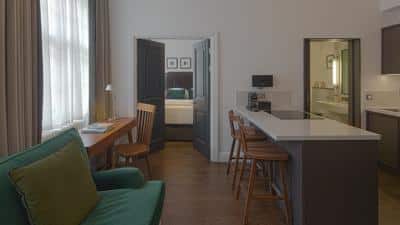 Luxury One Bedroom Apartment