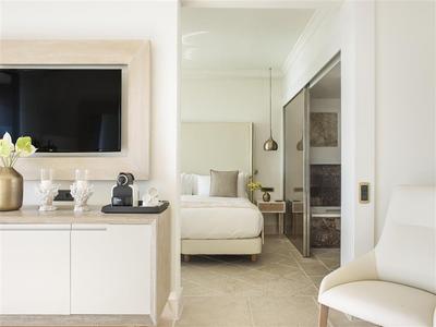 Grand Suite Ocean View Red Level