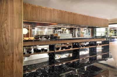 Restaurant Bar by Iñigo Urrechu