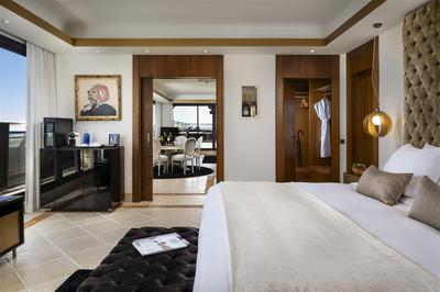 Moet Chandon Suite Bedroom