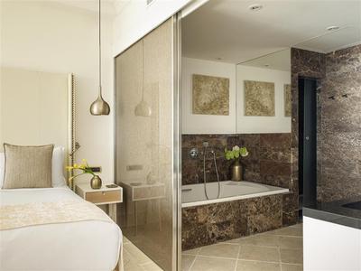 Grand Suite Ocean View Red Level