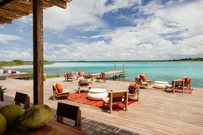 Deck Lounge